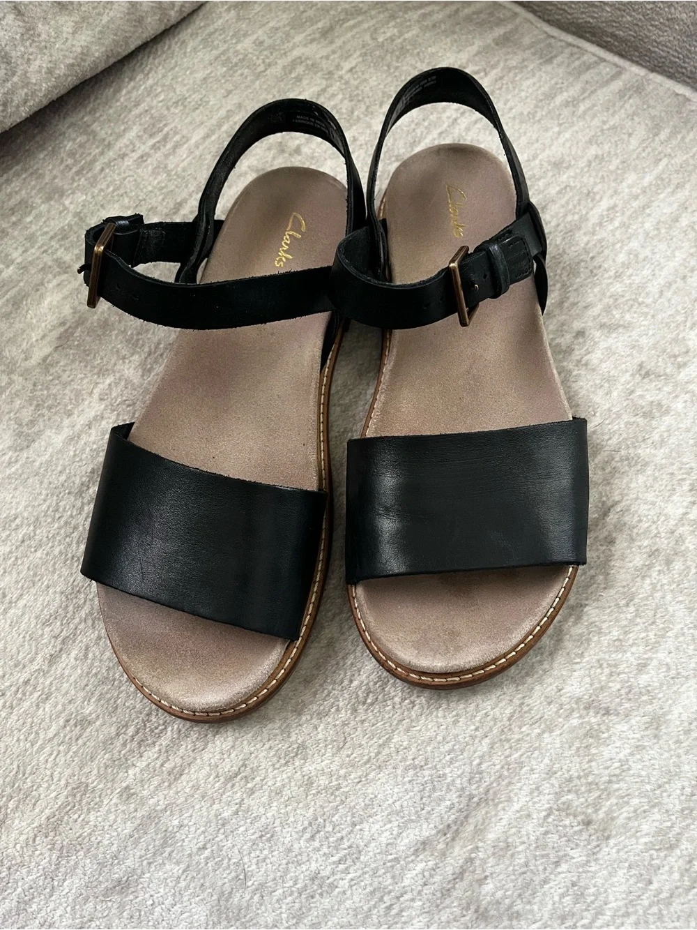 Clark’s Black Leather Corsio Flat Strap Sandals Size 7.5M